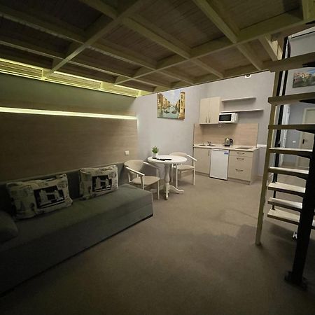 Київські Ночі Hotel Kültér fotó