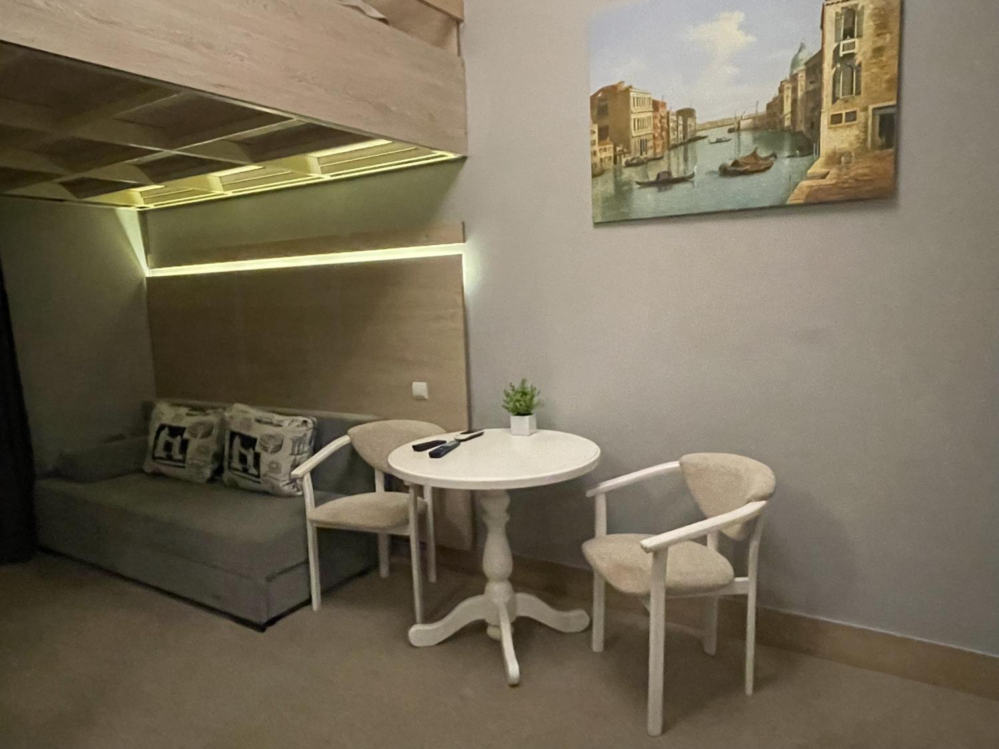 Київські Ночі Hotel Kültér fotó