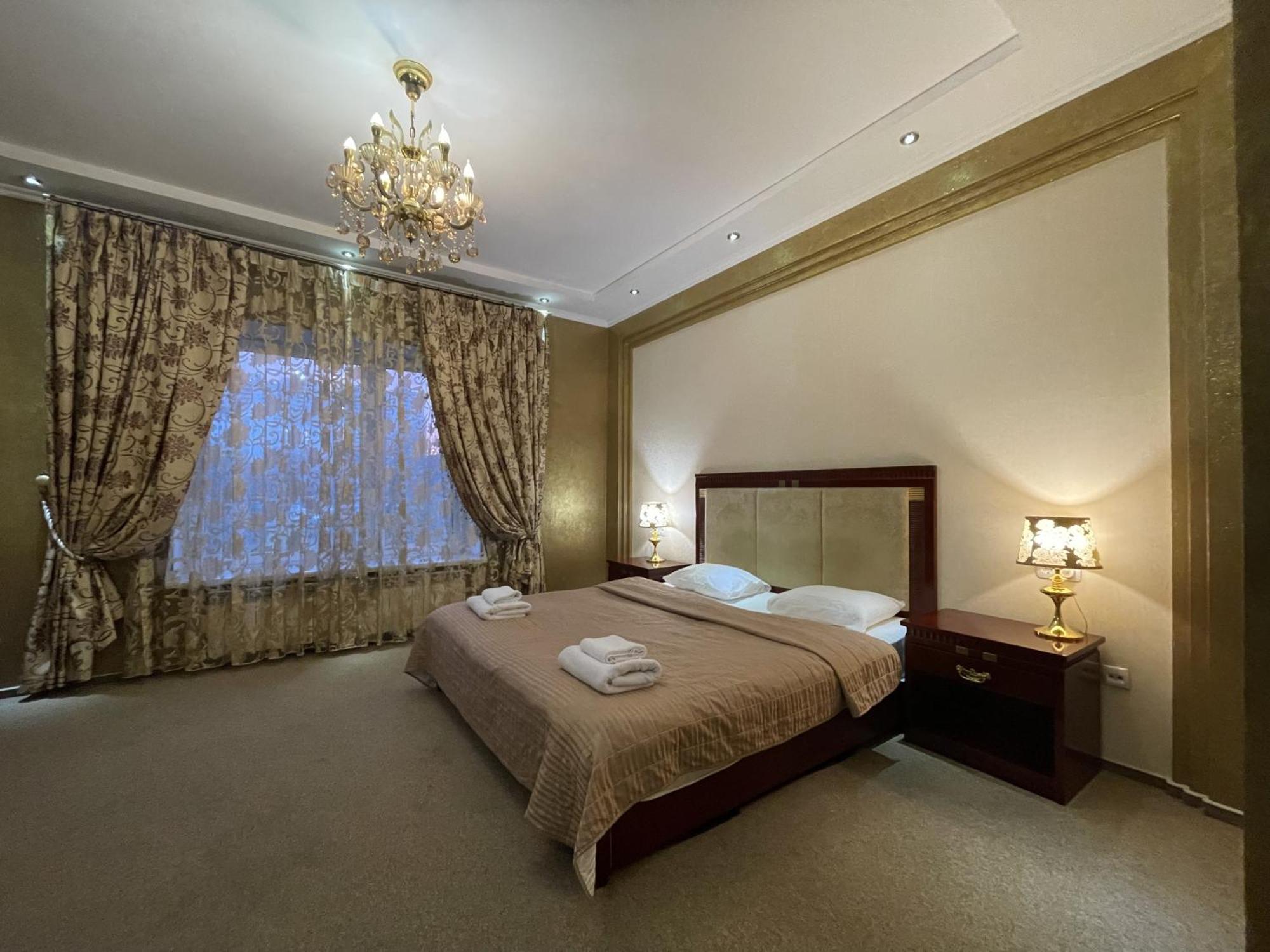 Київські Ночі Hotel Kültér fotó
