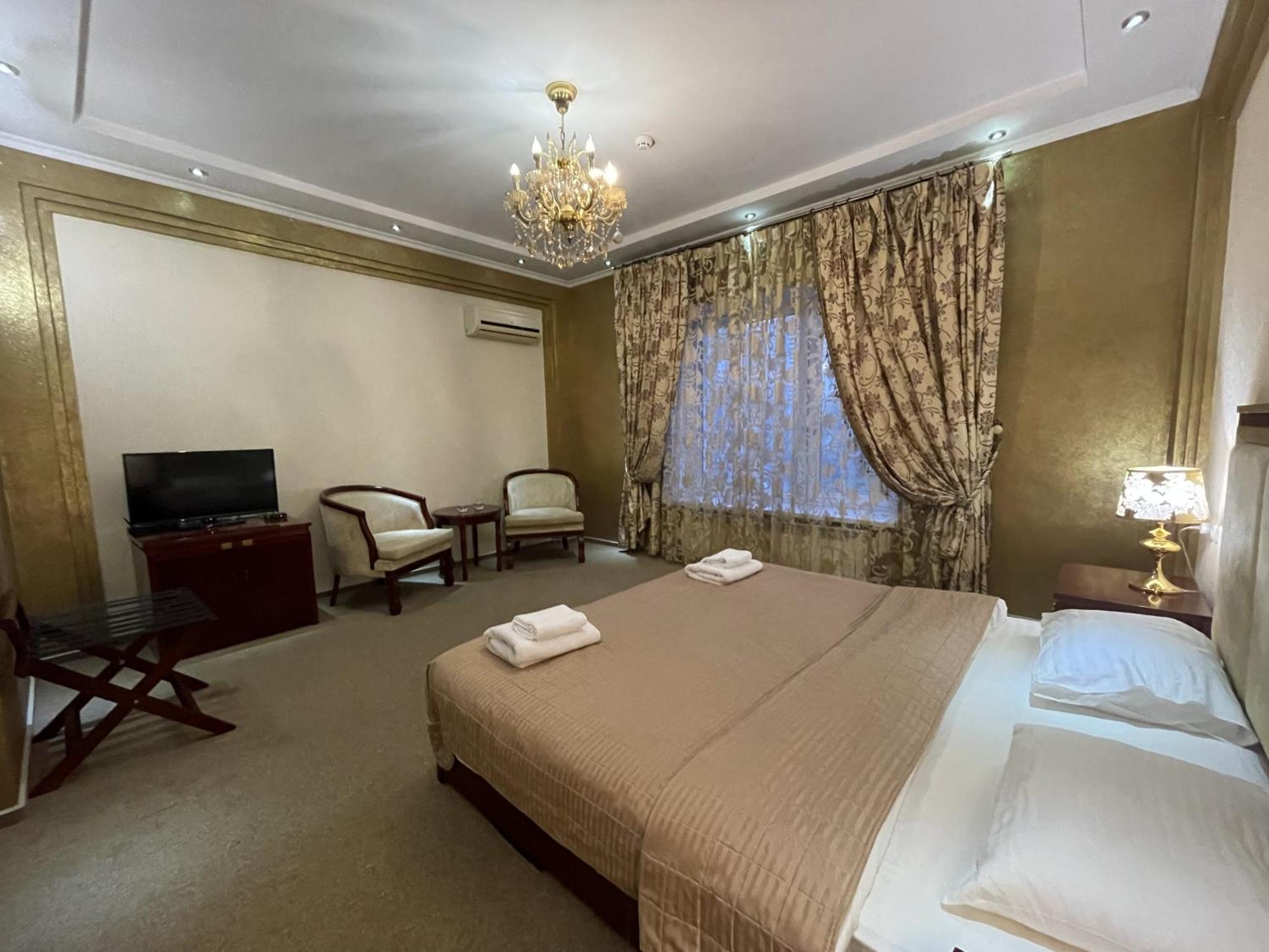Київські Ночі Hotel Kültér fotó