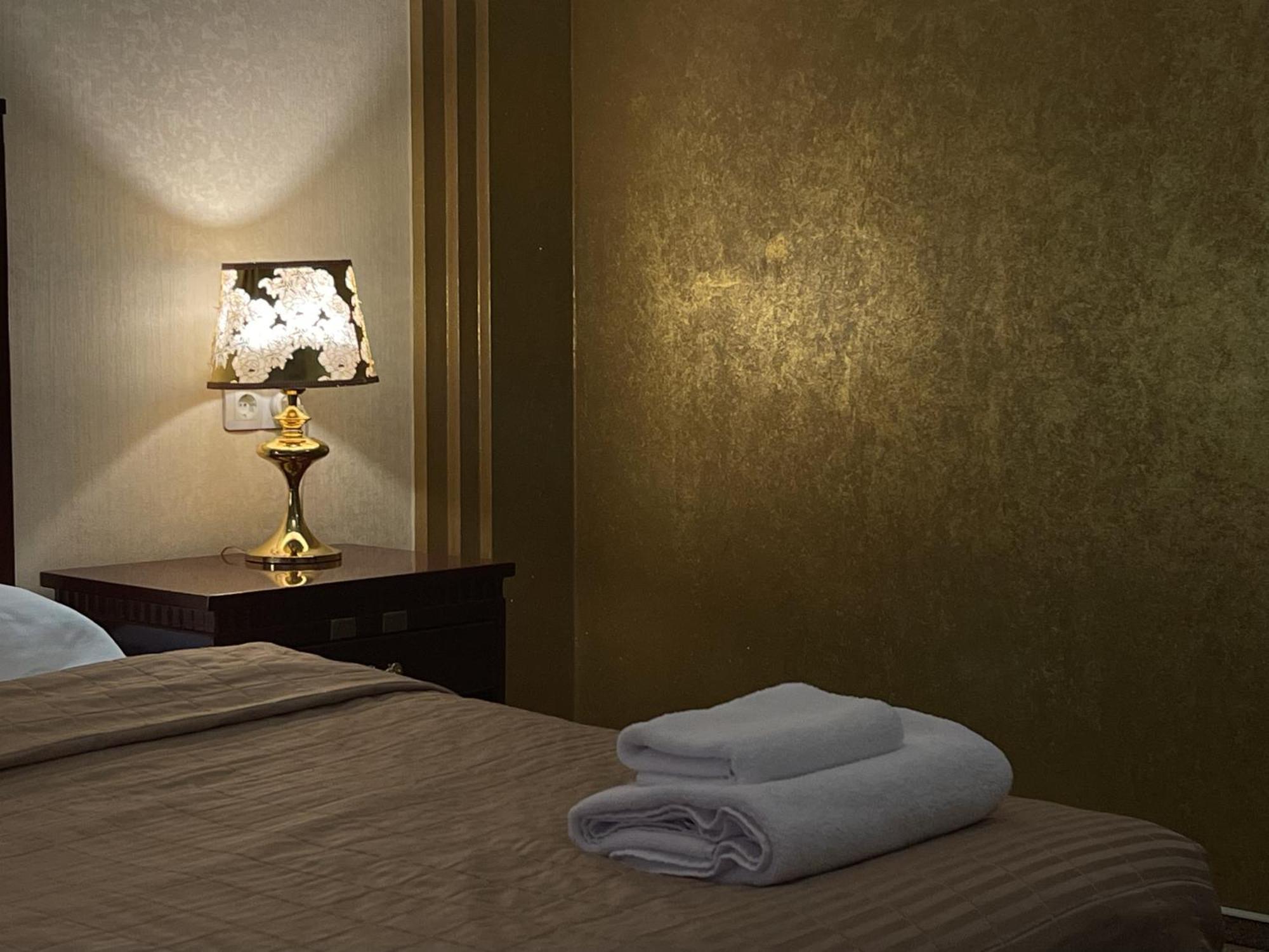 Київські Ночі Hotel Kültér fotó