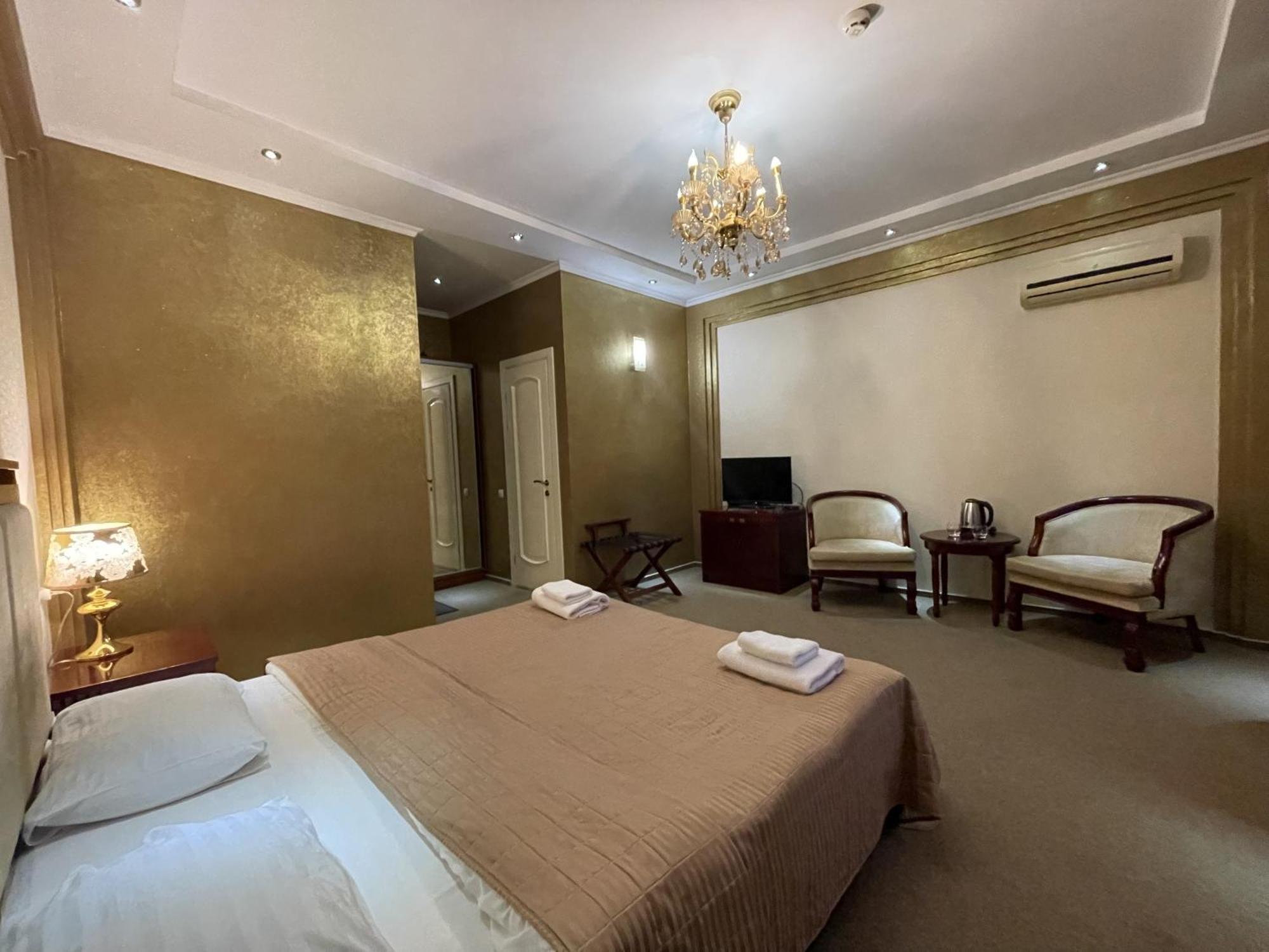 Київські Ночі Hotel Kültér fotó