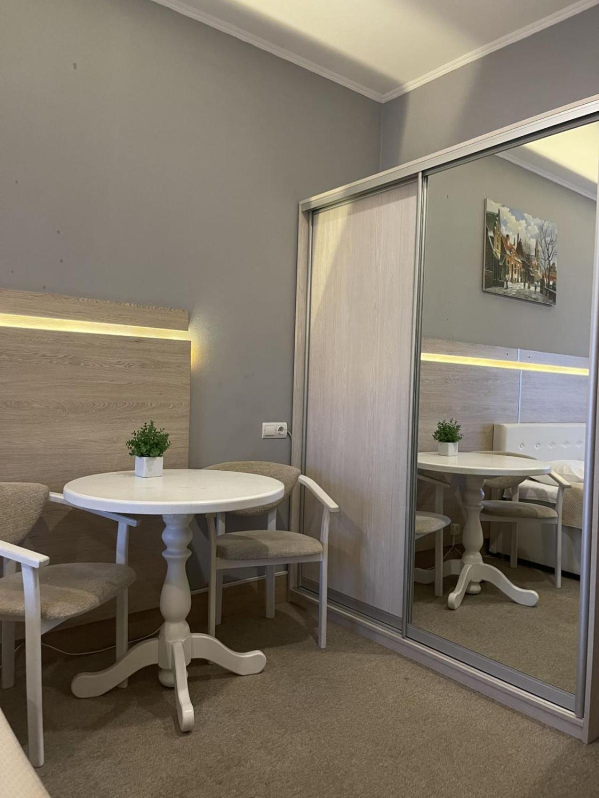 Київські Ночі Hotel Kültér fotó